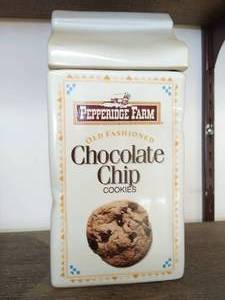lot 28 image: Pepperidge Farm Cookie Jar