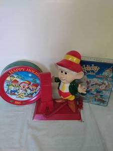 lot 62 image: Collection of Keebler Promotional Items