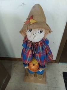 lot 73 image: Scarecrow
