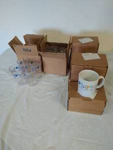 lot 76 image: Pillsbury Mugs and Cups