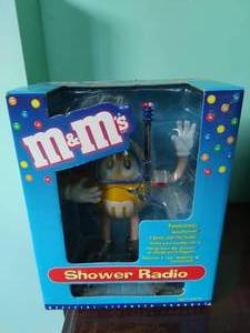 lot 83 image: M&Ms Shower Radio
