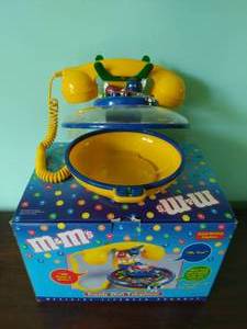 lot 85 image: M&Ms Candy Dish Telephone