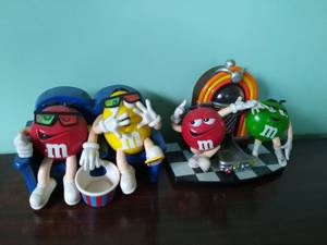 lot 97 image: Two M&Ms Candy Dishes