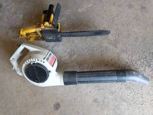 lot 265 image: Chainsaw and Leaf Blower