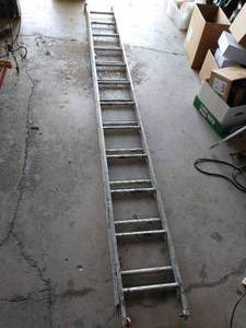 lot 268 image: Expandable Ladder