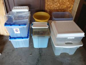 lot 269 image: Collection of Plastic Storage Bins