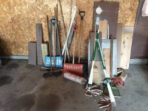 lot 275 image: Lot of garage items