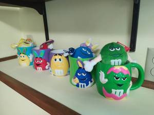 lot 217 image: Collection of M&M Themed Mugs