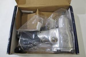 lot 551 image: Campbell-Hausfield 38 Impact Wrench TL0549