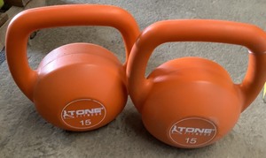 lot 161 image: 15 LB Kettle Ball Pair