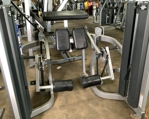 lot 25 image: Hammer Strength Kneeling Leg Curl Machine
