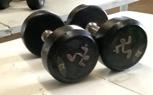 lot 122 image: 20 LB Dumbbell Pair