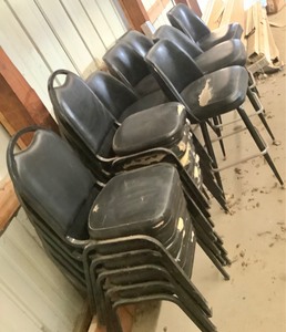 lot 91 image: Lot of Assorted Chairs