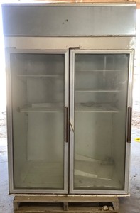 lot 40 image: Commercial Cooler