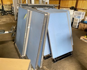 lot 215 image: Cubicle Dividers, blue