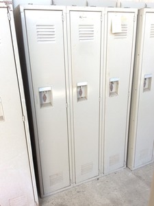 lot 262 image: 3 Door Full Length Lockers