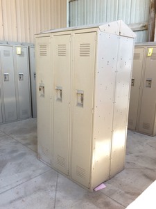 lot 267 image: 6 Door Full Length Lockers back-to-back