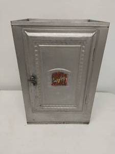lot 1 image: Vintage Bread And Cake Cabinet Made By The Home Comfort Company Inc.