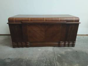 lot 21 image: Montgomery Ward & Co. Cedar Chest