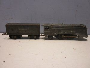 VINTAGE LIONEL O27 GAUGE STEAM LOCOMOTIVE WITH TENDER