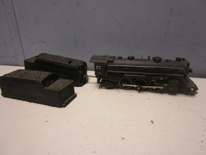VINTAGE LIONEL O GAUGE STEAM LOCOMOTIVE WITH TENDER AND SHELL