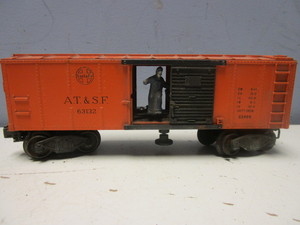VINTAGE LIONEL O SANTA FE BOXCAR, W ACTIVATED TRAINMAN FIGURE