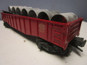 VINTAGE LIONEL. O GAUGE, NYC GONDOLA WCULVERT CHANNEL & PIPES