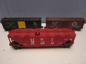 VINTAGE LIONEL O MINNEAPOLIS ST.LOUS QUAD HOPPER W ROOF HATCHES, NP BOXCAR, C&O BOXCAR