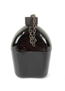 lot 25 image: Orig WW2 Black Enamel Canteen