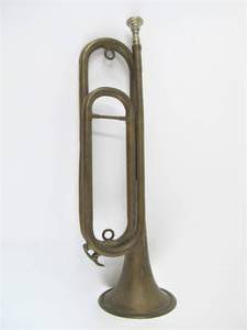 lot 15 image: Antique Brass U.S. Army Regulation Bugle