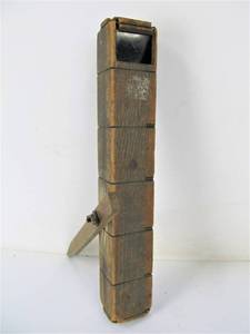lot 32 image: Antique WW1 Wooden Trench Periscope