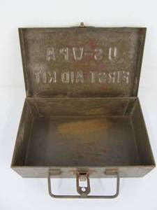 lot 36 image: WW2 Era WPA US First Aid Kit