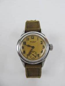 lot 39 image: Waltham 17 Jewel WW2 Mens Watch