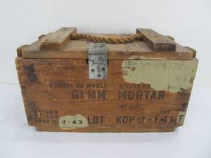 lot 64 image: WW2 Hinged Top Wooden Ammo Crate - 81mm Mortar Shells