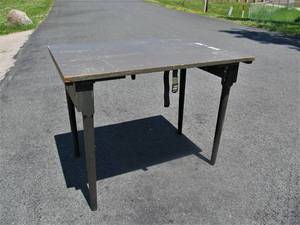 lot 73 image: Folding Military Portable Medical Table
