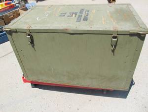 lot 75 image: Rare Original Complete US Army Corps of Engineers Military Electric Lighting Equipment Set