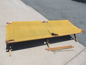 lot 76 image: Nice Vintage WW2 Era Army Portable Cot