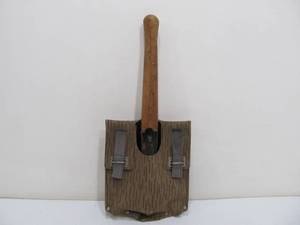 lot 81 image: Vintage Folding German Serrated Military Shovel