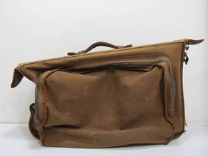 lot 89 image: Orig WW2 PilotFlyer Lieutenant Suitcase Flight bag.