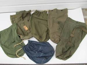 lot 131 image: Lot of 6 Large Barracks etc Bags 