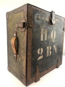 lot 1 image: WW2 Officers Field Desk FULL of Items