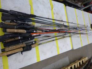 lot 465 image: Lot of (20) Bait Caster Fishing Rods