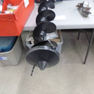 lot 184 image: StrikeMaster MAG 2000 Ice Auger with Bit 2-HP