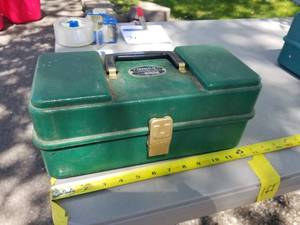 lot 101 image: Umco Metal Fishing Tackle Box 102U Green 12L