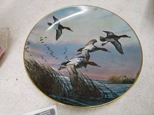 lot 23 image: Gorham Fine China 1981 Collectors Edition Canvasbacks by Maass From the HoyleBrown and Bigelow Collection 11D