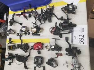 lot 592 image: Lot of (20) Fishing Reels