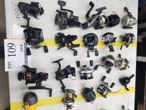 lot 601 image: Lot of (20) Fishing Reels