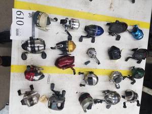 lot 610 image: Lot of (20) Fishing Reels