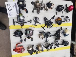 lot 625 image: Lot of (20) Fishing Reels