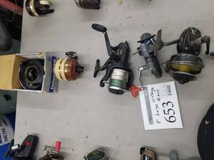 lot 653 image: Lot of (5) Vintage Large Fishing Reels